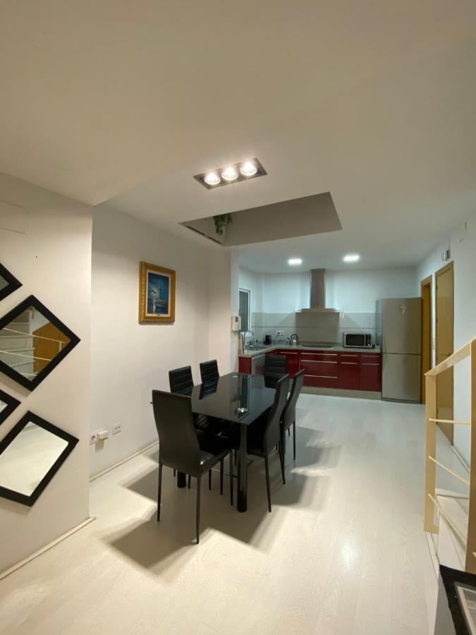 Luxury Complete Building In The Heart Of Севілья Екстер'єр фото